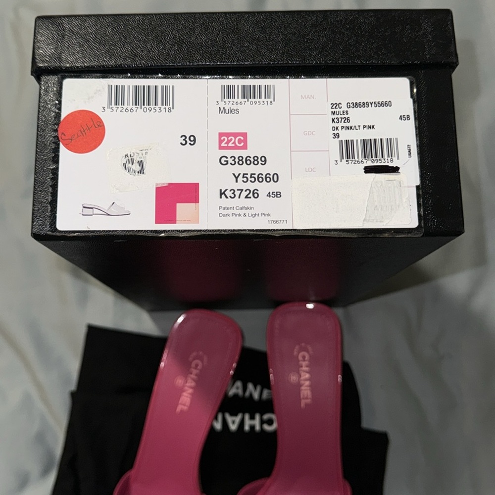 CHANEL calfskin CC mules - Picture 7 of 11